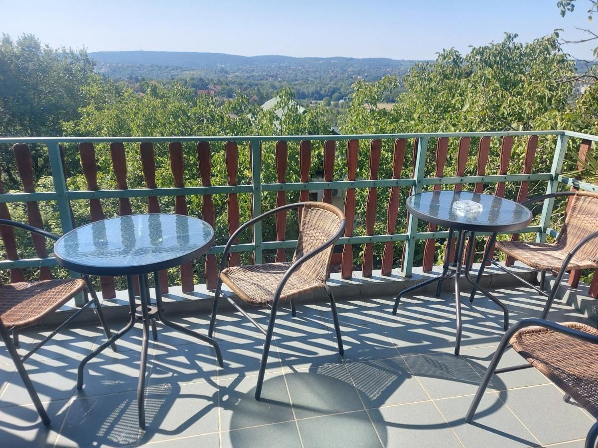 Attila-Apartman Budaoers Buitenkant foto