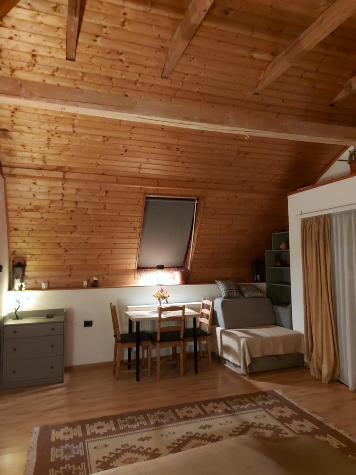 Attila-Apartman Budaoers Buitenkant foto